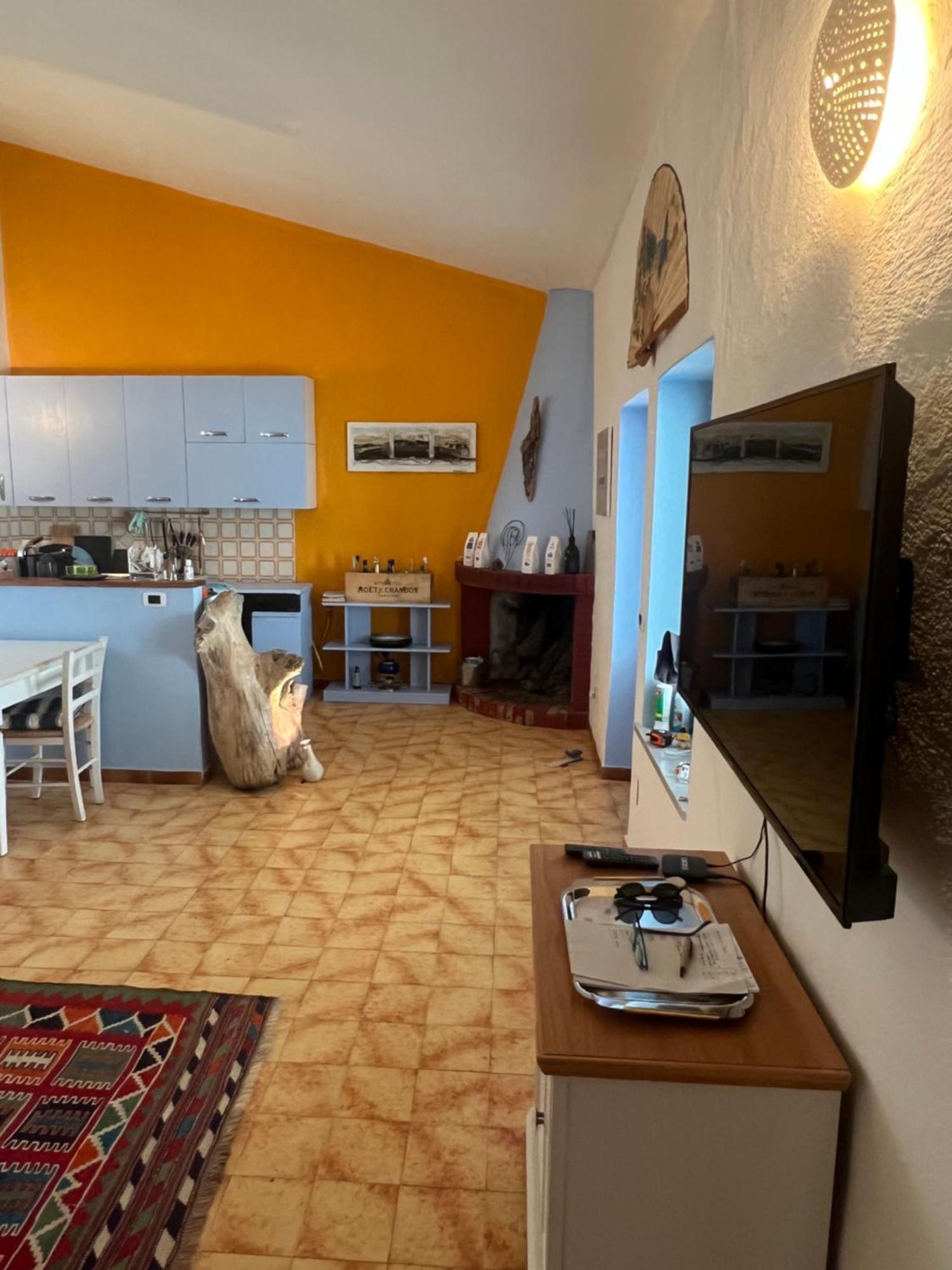 Lo Stazzo Di Wally Porto Pollo Exteriör bild
